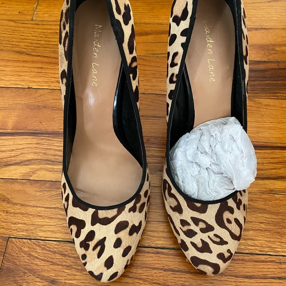 MAIDEN LANE LEOPARD CALF HAIR PUMP🐆 - Picture 1 of 4
